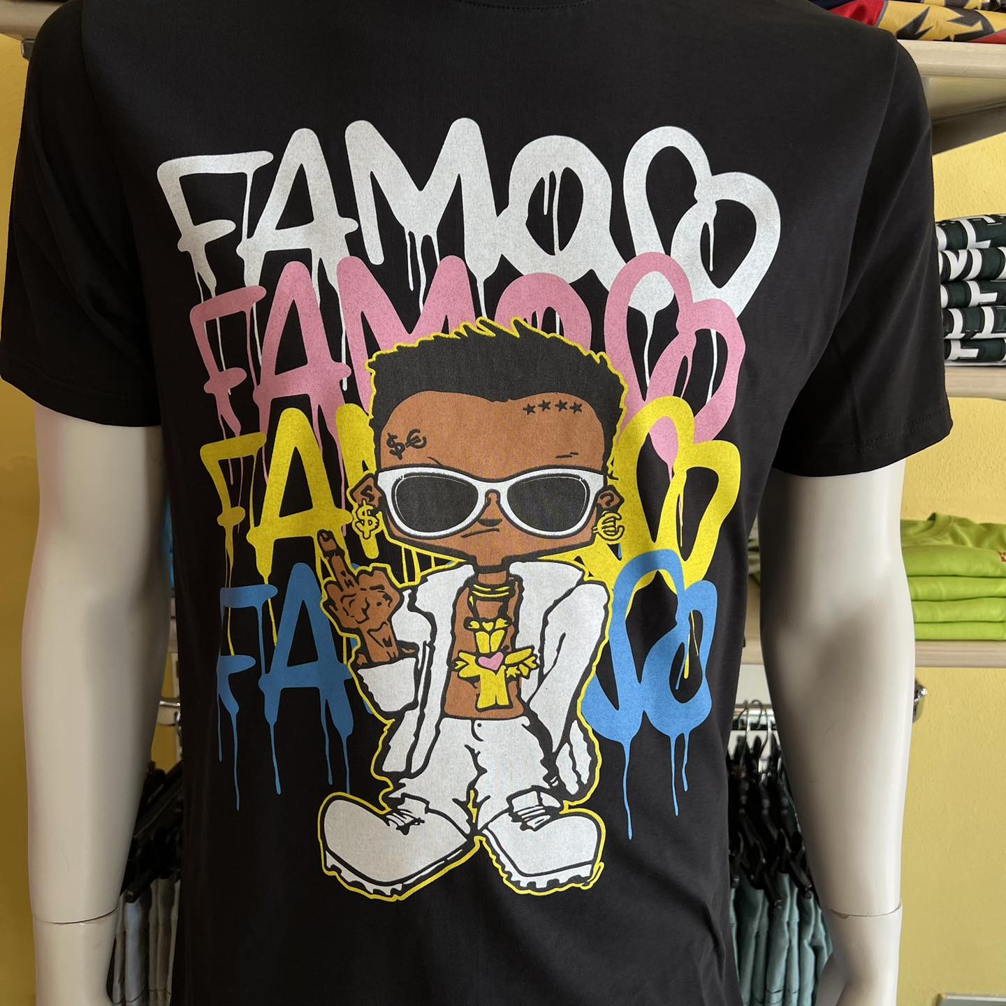 Maglietta manica corta famoso