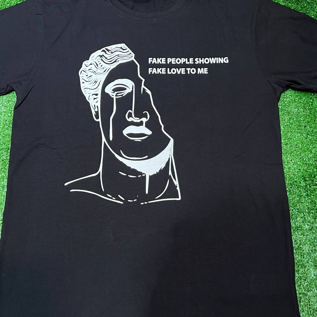 T-shirt nera