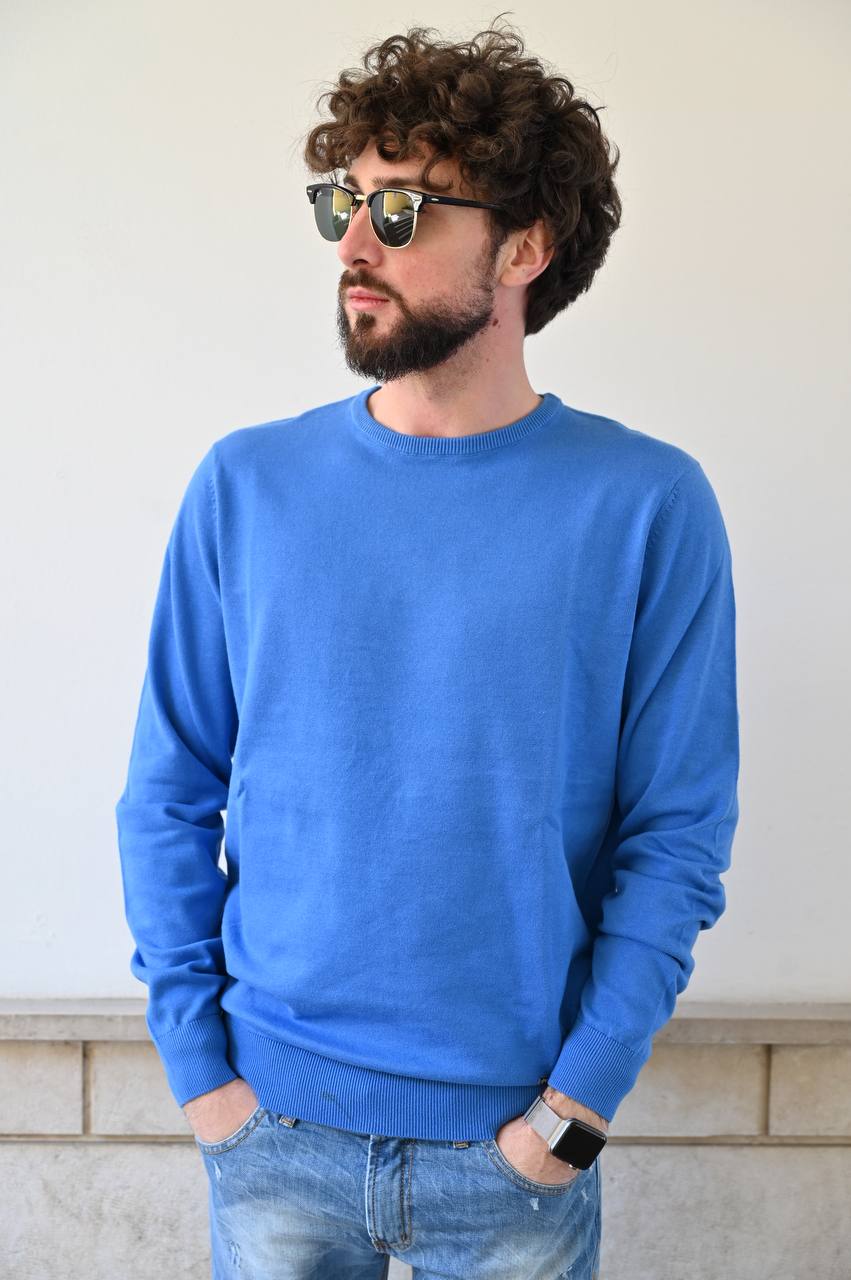 Maglia blu elettrico girocollo