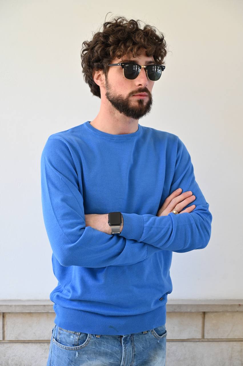 Maglia blu elettrico girocollo