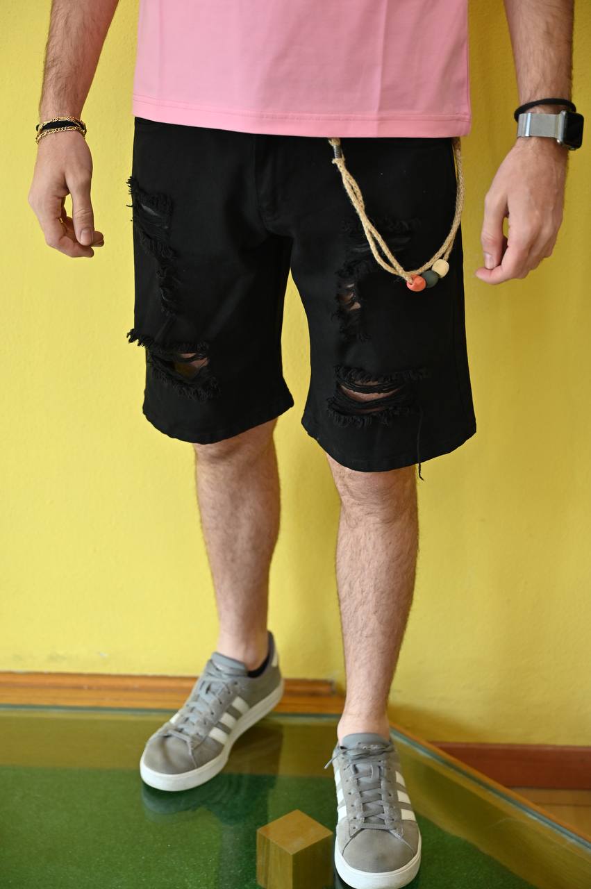 Bermuda nero con strappi