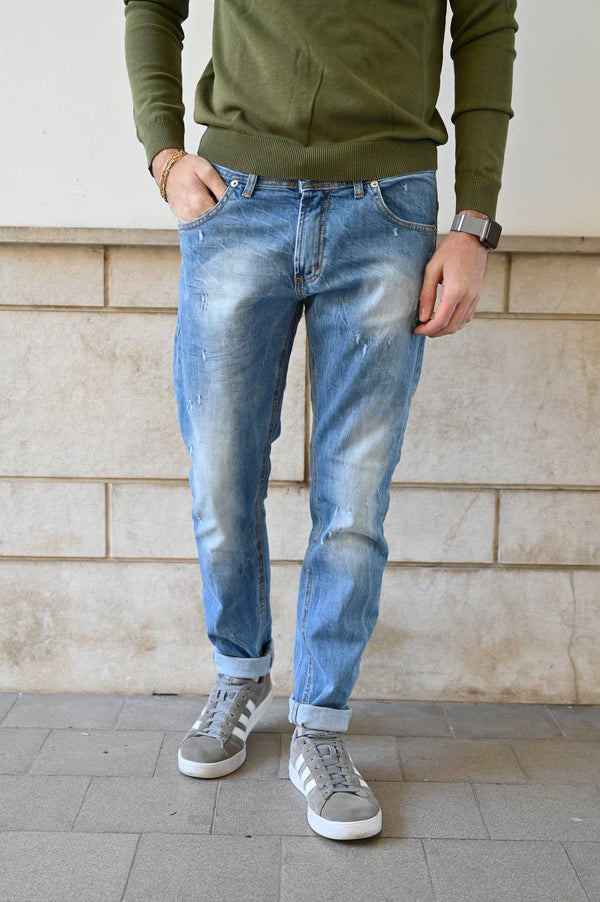 Jeans con graffi slim effetto invecchiato